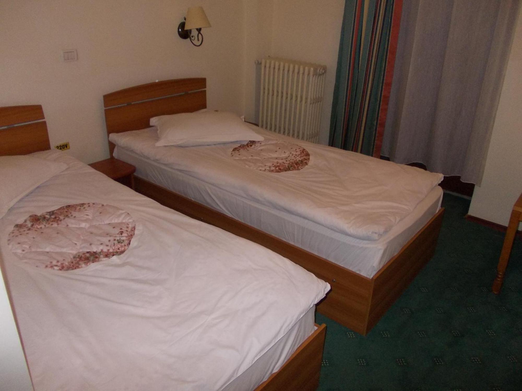 Hotel Bucegi Portile Regatului Пириул-Рече Номер фото