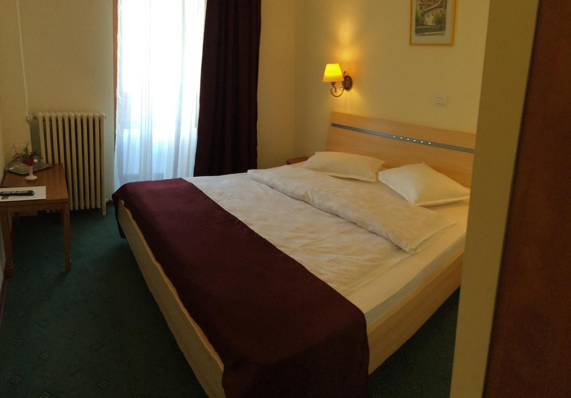 Hotel Bucegi Portile Regatului Пириул-Рече Номер фото