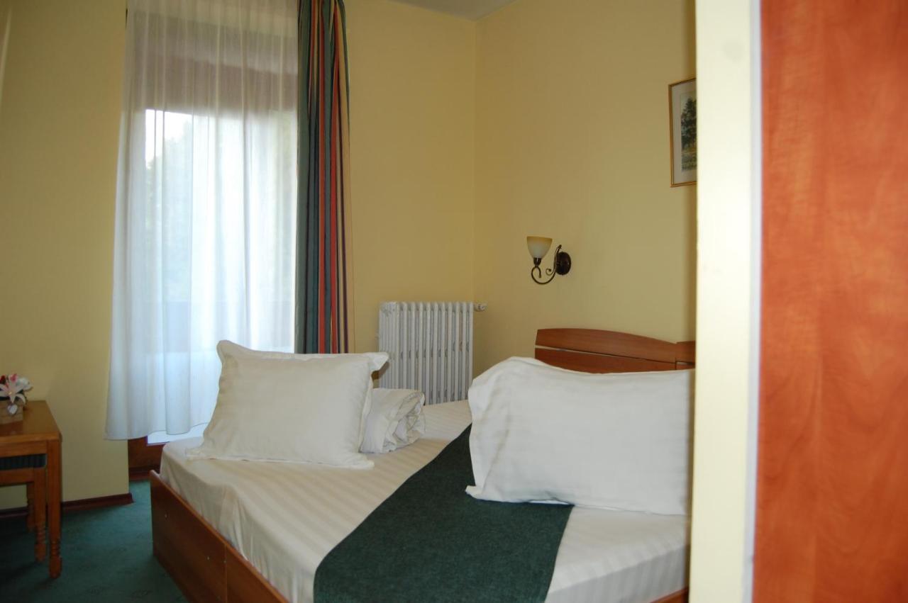 Hotel Bucegi Portile Regatului Пириул-Рече Екстер'єр фото