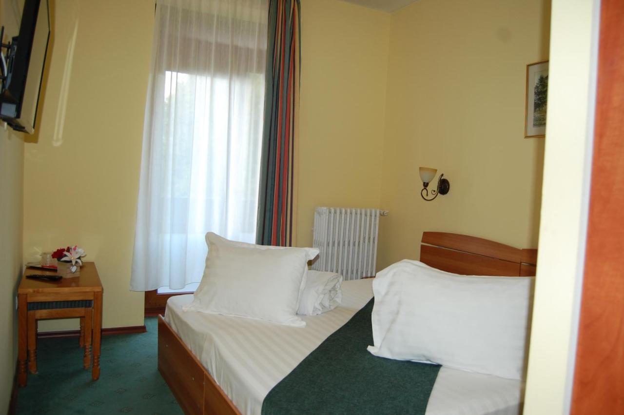 Hotel Bucegi Portile Regatului Пириул-Рече Екстер'єр фото